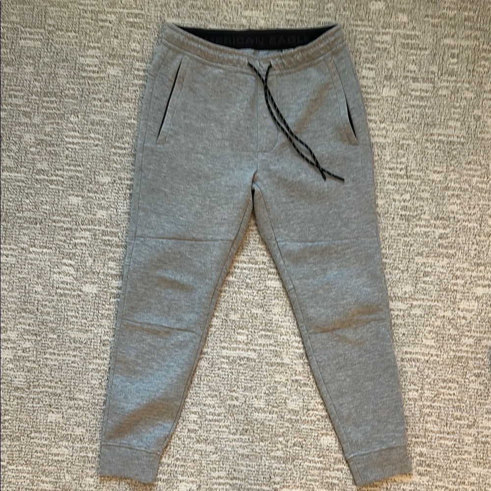AE Men's Gray Jogger Pants